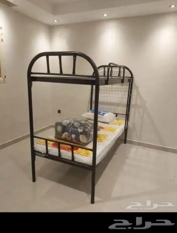 سرير مخده والثانيه شرشف مرتبه دولاب 1