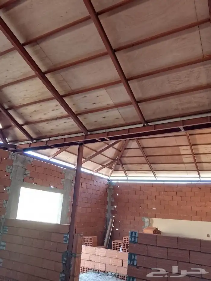 قرميد أحمر 4