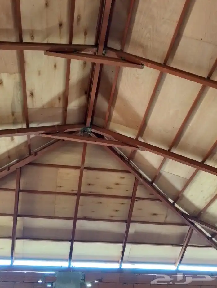 قرميد أحمر 5