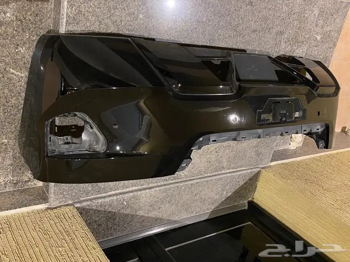 صدام نيسان باترول لون اسود وكاله 0