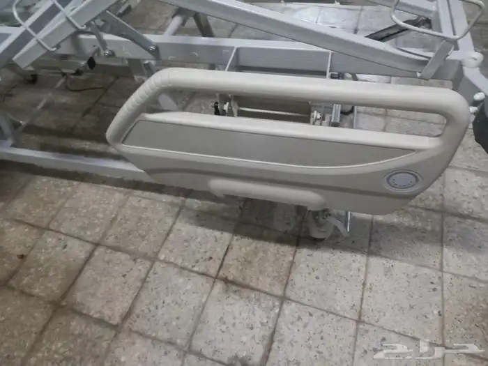 سرير طبي كهربائي 8