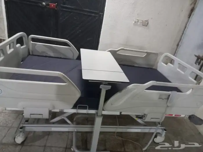 سرير طبي كهربائي 3