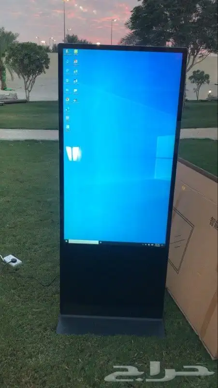 شاشات طولية للايجار 3