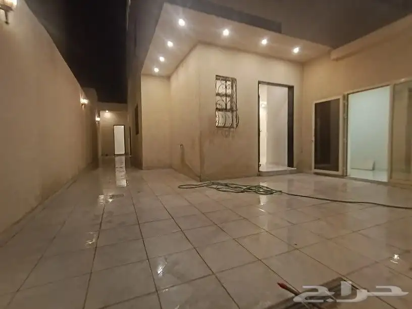 فلا للايجار في حي المهديه 3