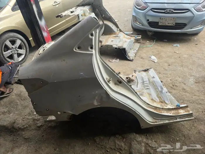 رفرف خلفي يمين و رفرف خلفي يسار يارس 2019 1