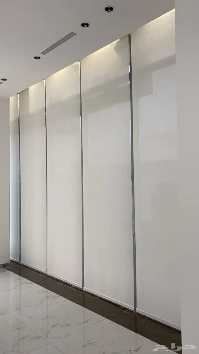 تركيب ستائر رول بلاك اوت ستائر كهربائية ستاير مكاتب خشبيه 5