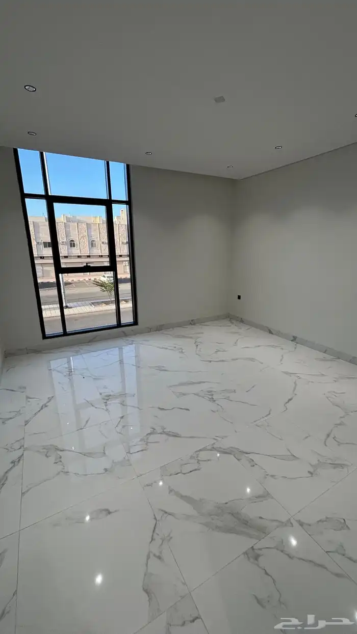 شقق ببلكونه خارجيه في الملك فهد 4