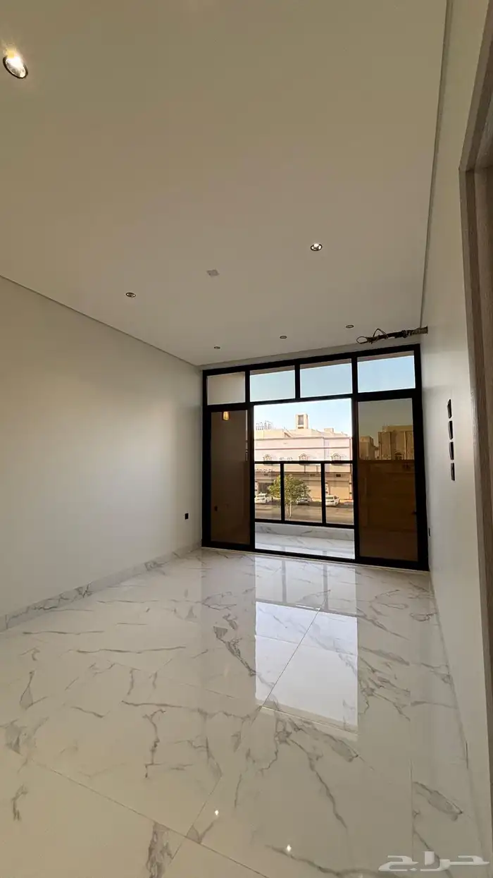 شقق ببلكونه خارجيه في الملك فهد 3
