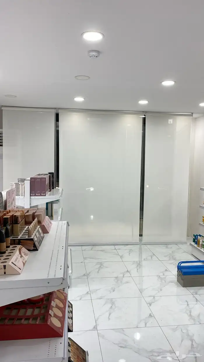 تركيب ستائر رول بلاك اوت ستائر كهربائية ستاير مكاتب خشبيه 7