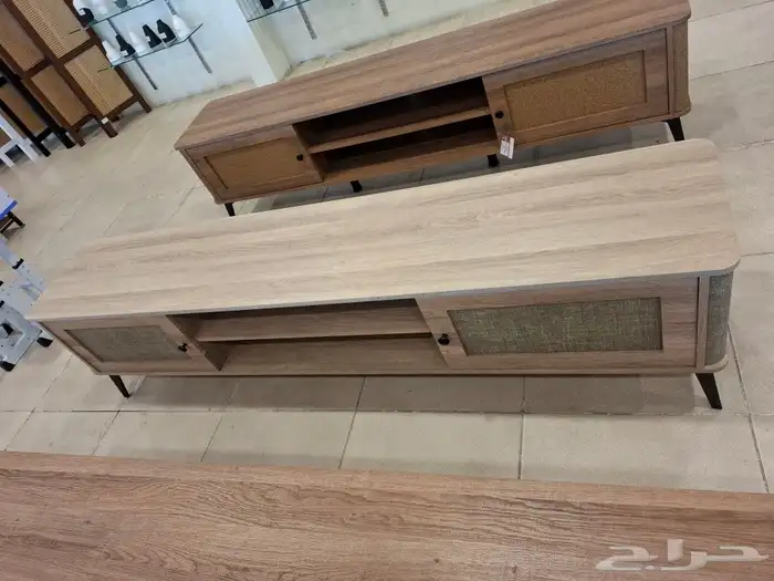 طاولات تلفزيون باشكال ومقاسات مختلفه 6