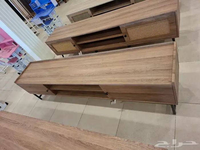 طاولات تلفزيون باشكال ومقاسات مختلفه 8