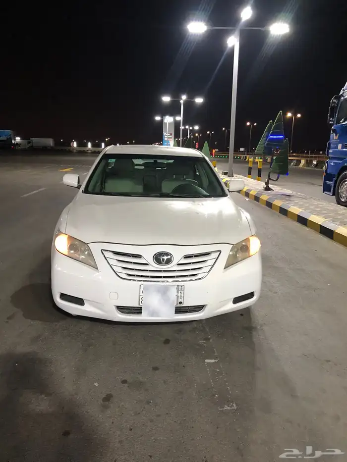 كامري 2009 قير عادي ممشى 97 الف 2