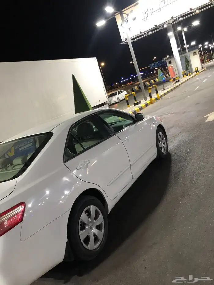 كامري 2009 قير عادي ممشى 97 الف 1