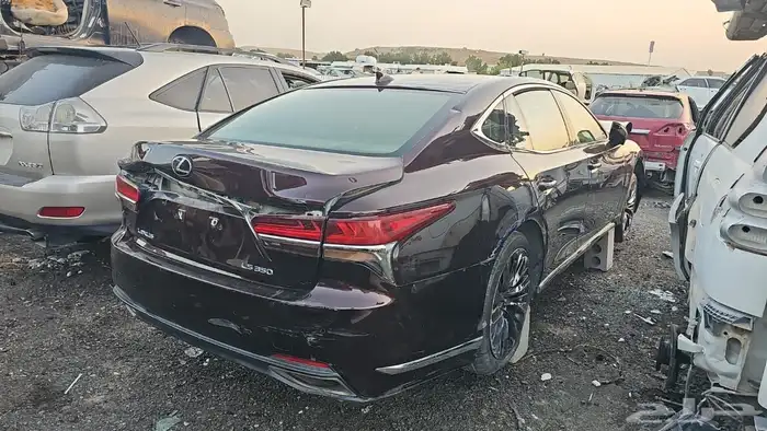 لكزس LS 350 تشليح قطع غيار فقط 7