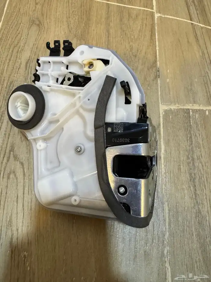 قفل باب لكزس es 2023 0