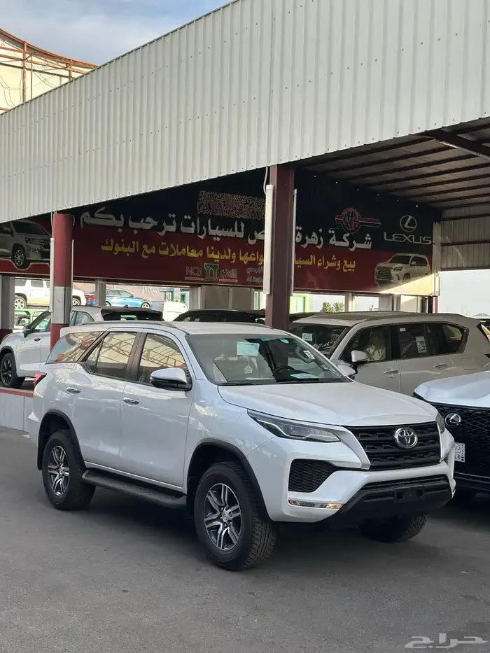 تويوتا فوتشنر 2024 بنزين بدون دبل كاش وتقسيط 3