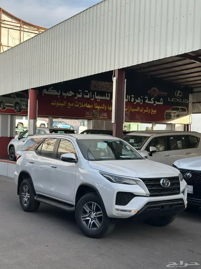 تويوتا فوتشنر 2024 بنزين بدون دبل كاش وتقسيط 1