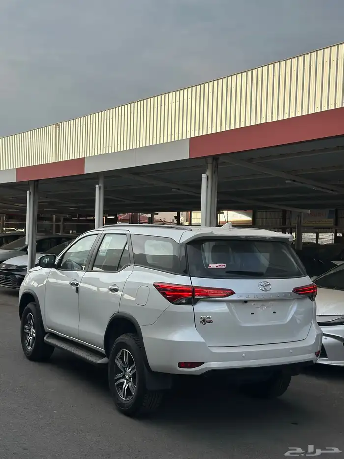 تويوتا فوتشنر 2025 بنزين 4سلندر بدون دبل كاش ونظام 50 50 7