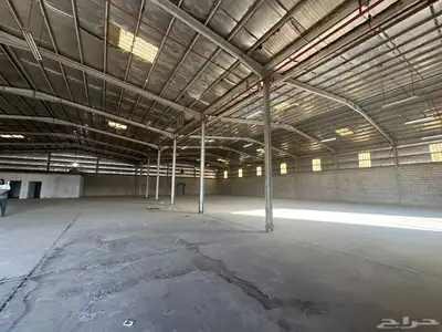 مستودع للايجار بحي النخيل 14