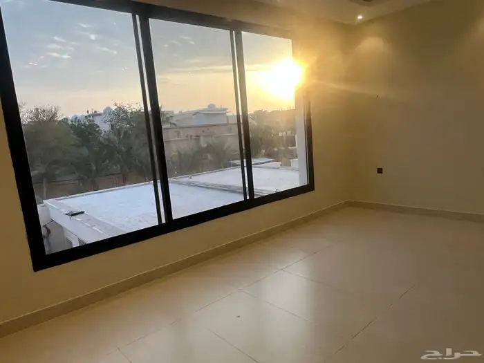 فلة 437 متر منفصل للبيع بشراع 15