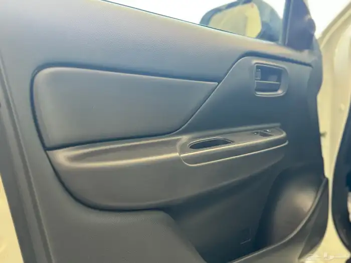 (تم البيع) ميتسوبيشي L200 غمارة بنزين موديل 2020 نظيف جدا 10