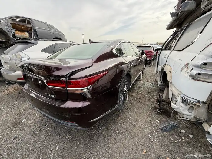 لكزس LS 350 تشليح قطع غيار فقط 8