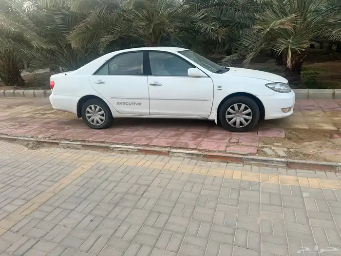 اللبيع السيارات كامري 2004 3