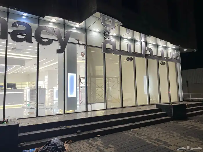 تركيب ستائر رول بلاك اوت ستائر كهربائية ستاير مكاتب خشبيه 0