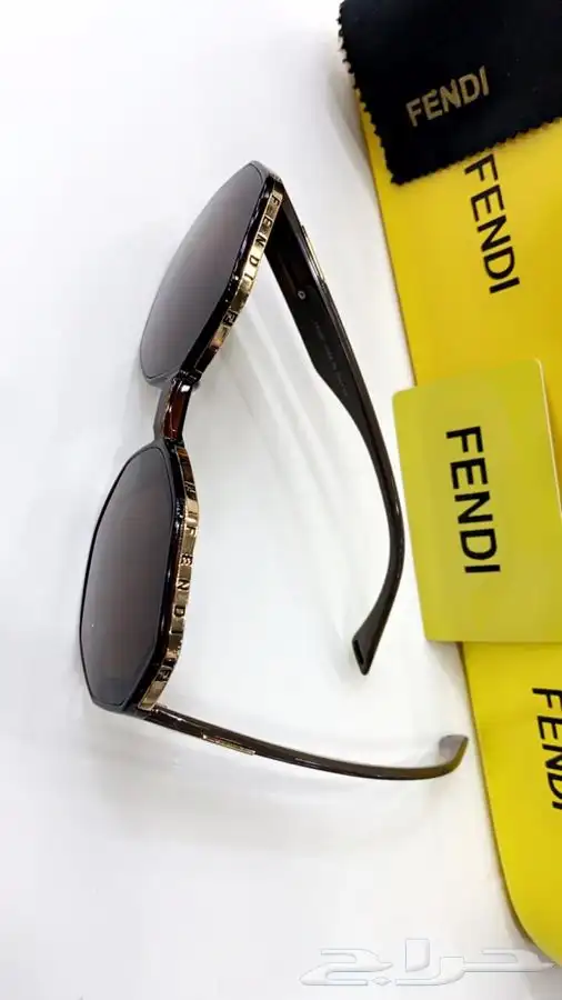 عرض النظارات الشمسية رجالي او نسائي ماركة 71