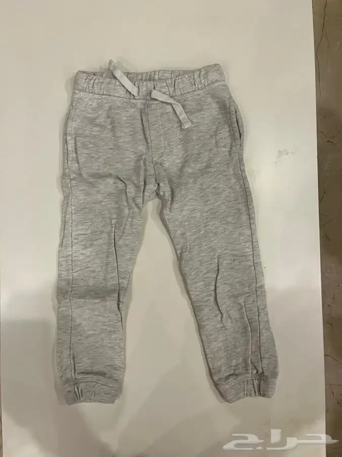 ملابس أطفال متنوعة استعمال خفيف شبه جديدة 29
