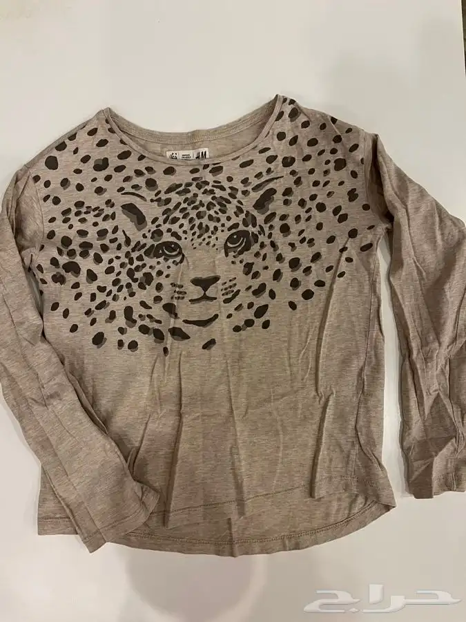 ملابس أطفال متنوعة استعمال خفيف شبه جديدة 40