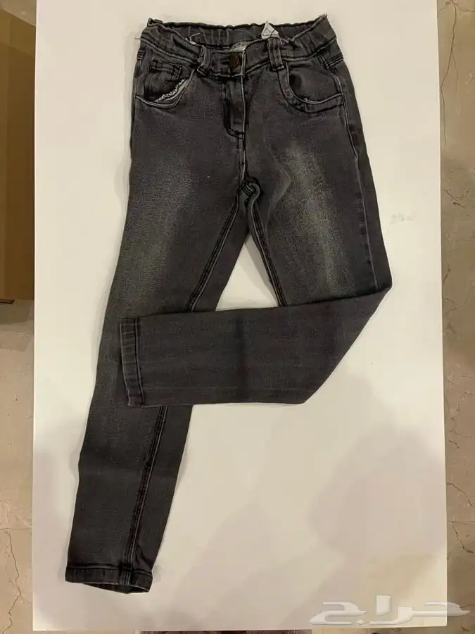 ملابس أطفال متنوعة استعمال خفيف شبه جديدة 31