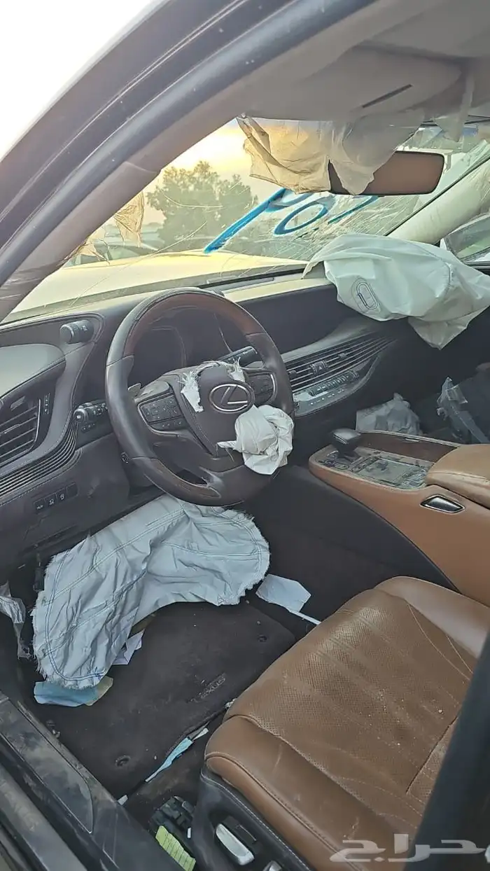 لكزس LS 350 تشليح قطع غيار فقط 3