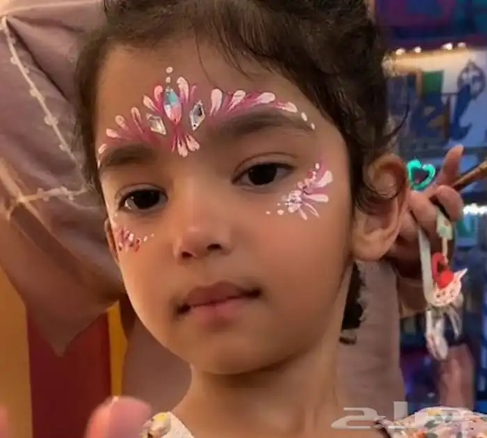 فعالية نقش حنة رسم على الوجه 14