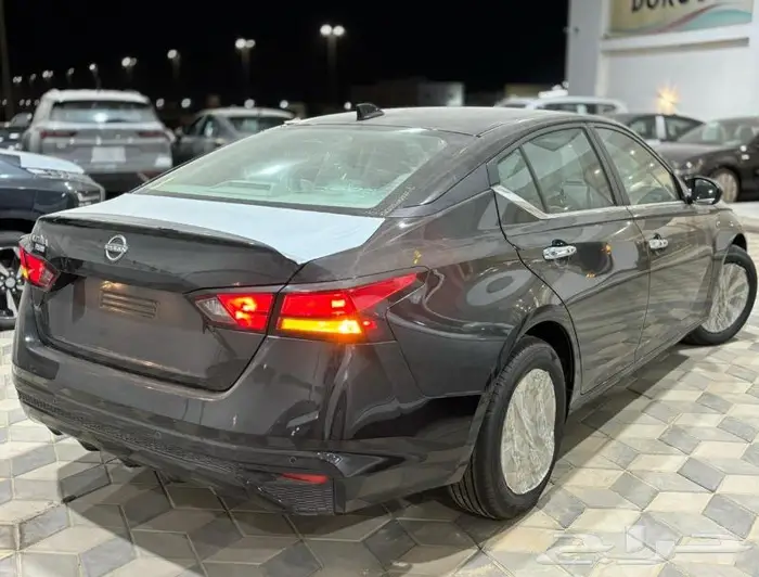نيسان اللتيما 2024 S أسود 2