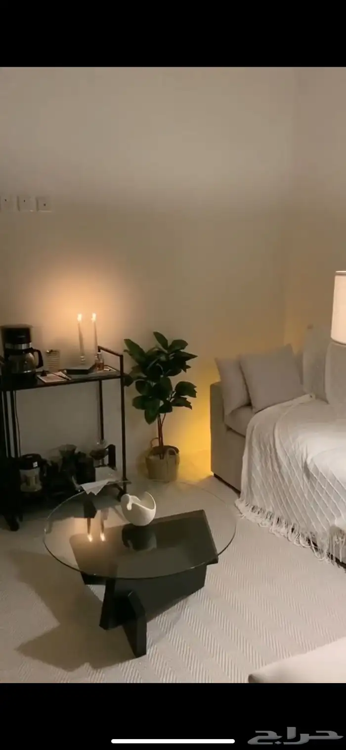 كنب وطاولة وابجوره وفرشه جلسة كامله 0
