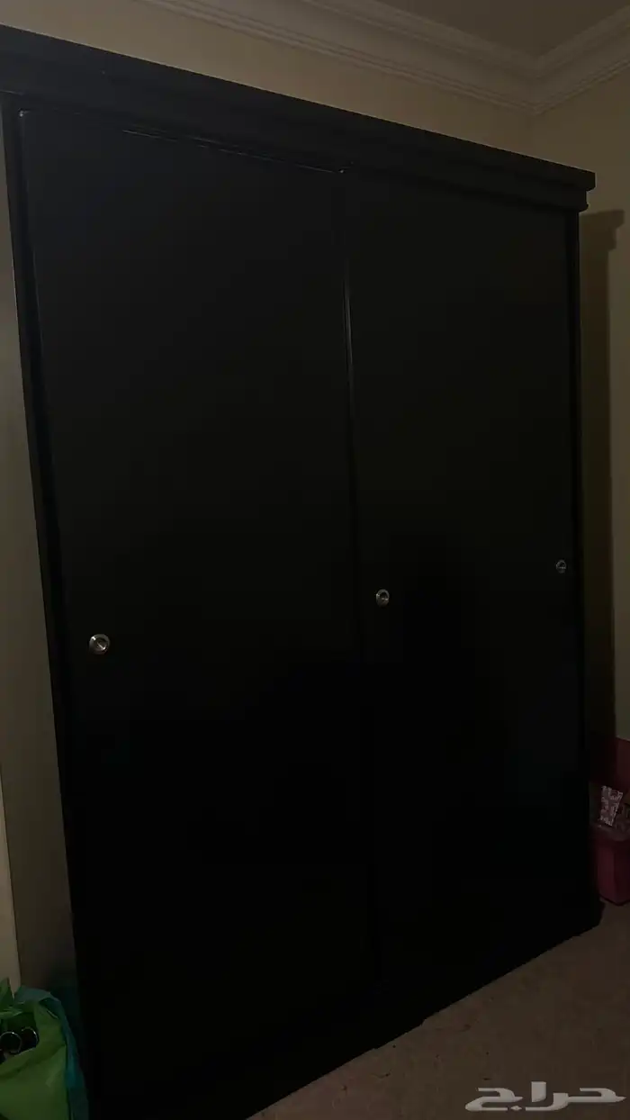 دولاب خشب أسود مستعمل نظيف الرياض 2