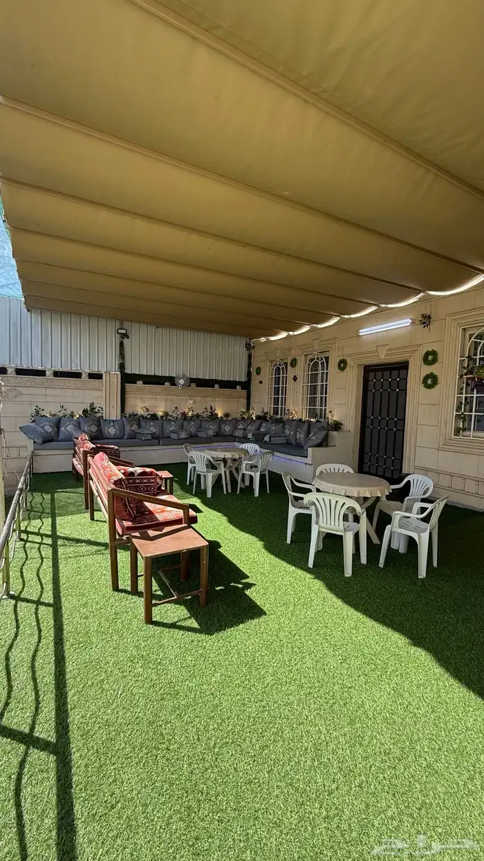 استراحة قسمين مسبحين كبار وصغاروالعاب مائيه وملعب صابوني 0