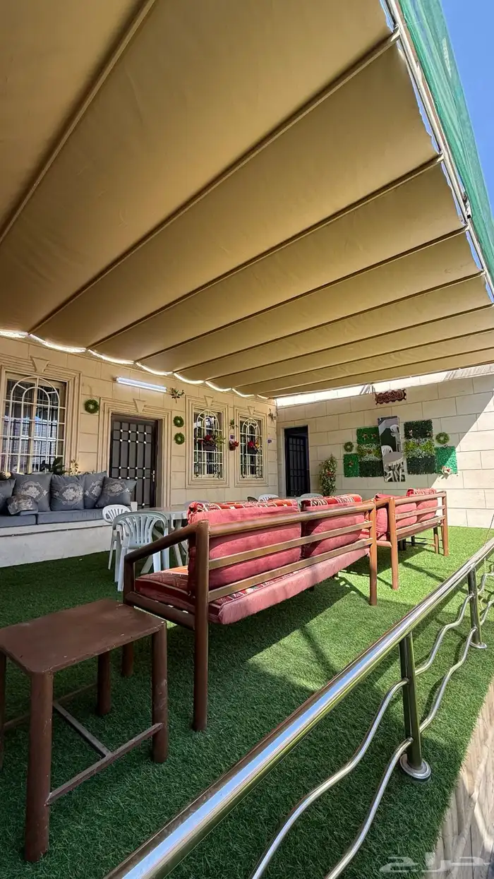 استراحة قسمين مسبحين كبار وصغاروالعاب مائيه وملعب صابوني 2