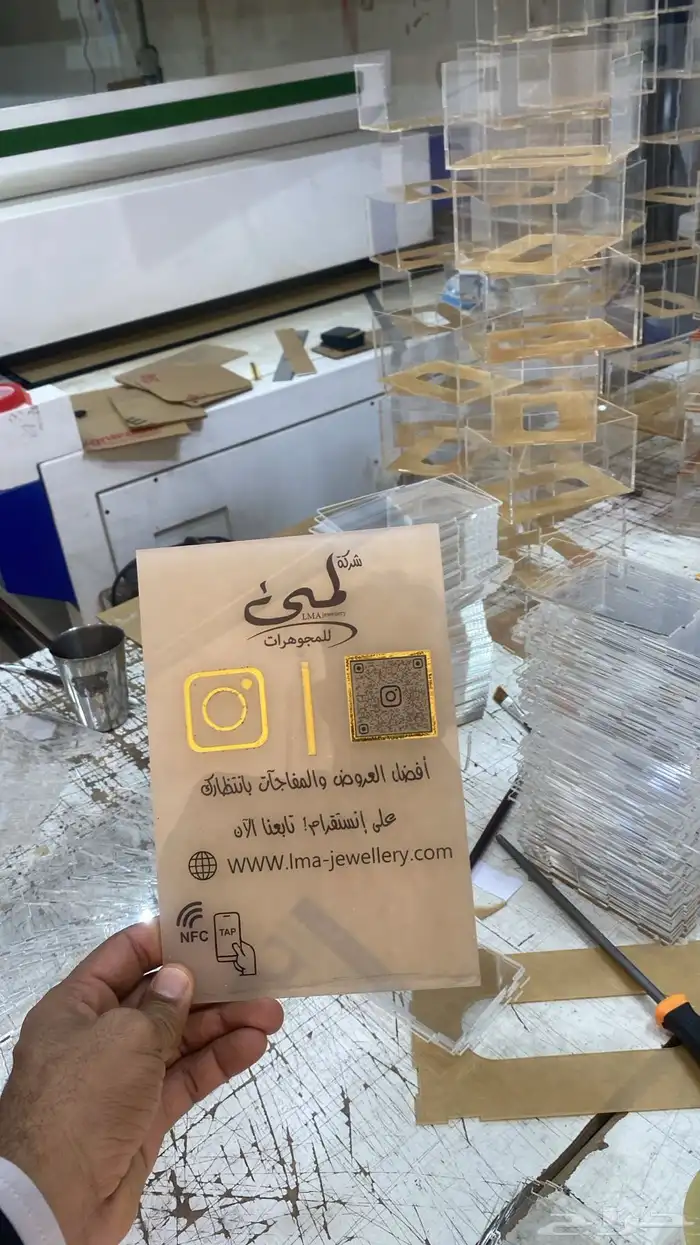 علب اكرلك واستاندات تفصيل حسب الطلب 14