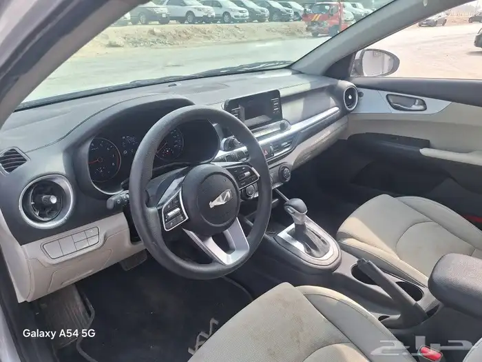 كيا سيراتو غير مصدوم 3