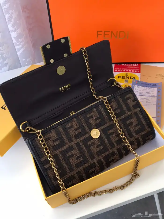 عرض شنطة فندي حلوة ومميزة 2