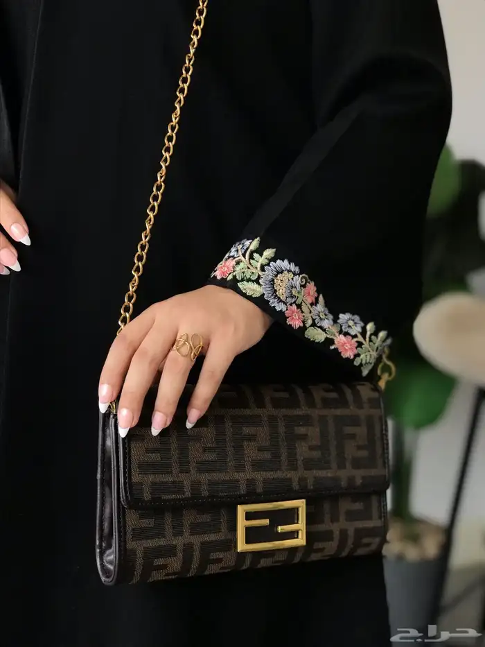 عرض شنطة فندي حلوة ومميزة 4