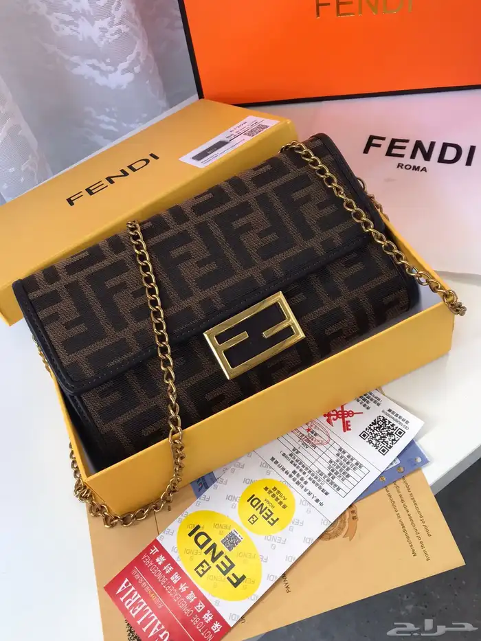 عرض شنطة فندي حلوة ومميزة 0