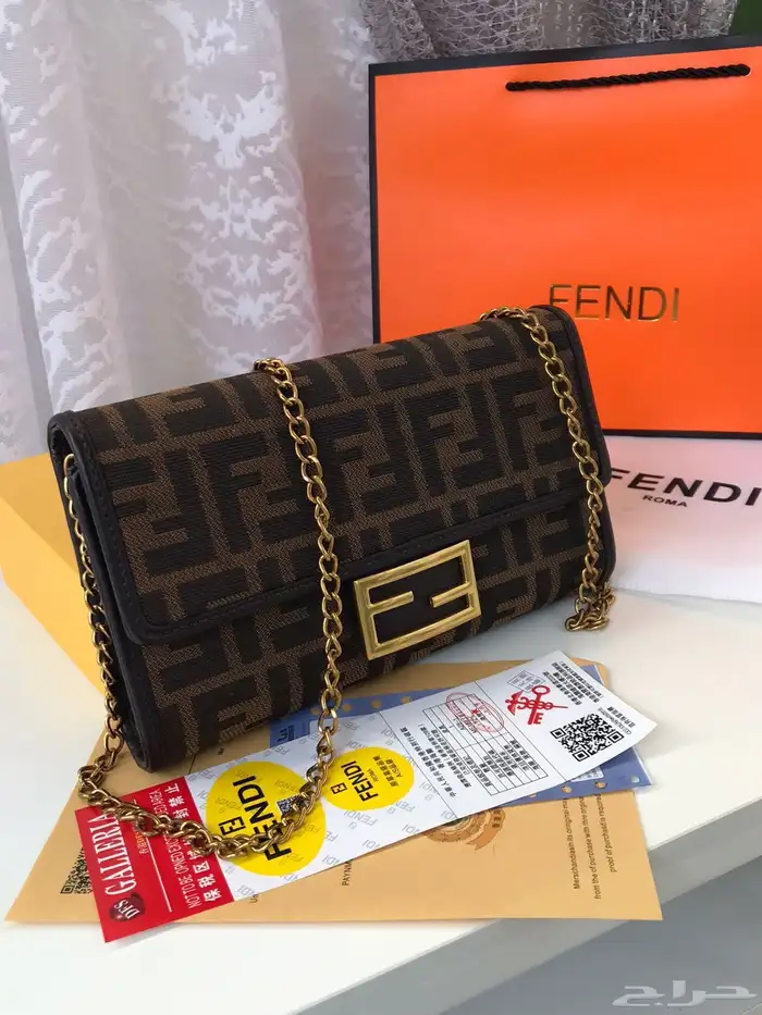 عرض شنطة فندي حلوة ومميزة 1