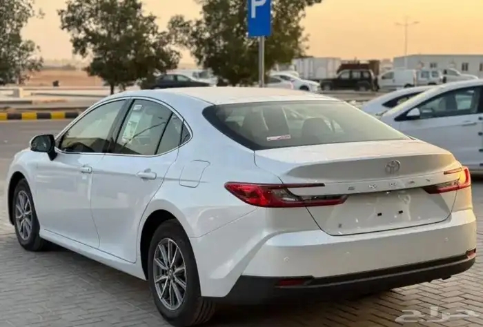 كامري 2025 E السعر شامل 112.000 4