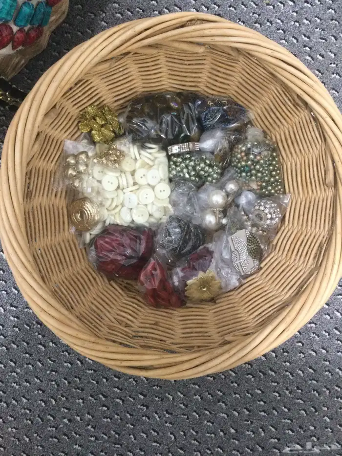 كلف وخرز و ازارير وخيوط منوعه وغاليه 2