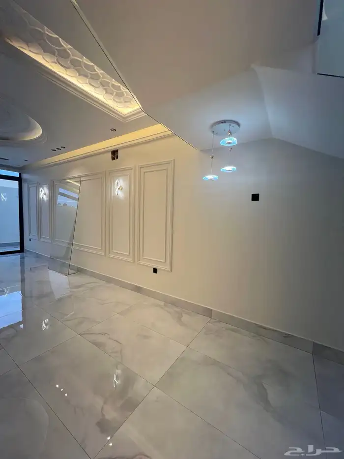 فلة للبيع مساحة 437 في الشراع 1