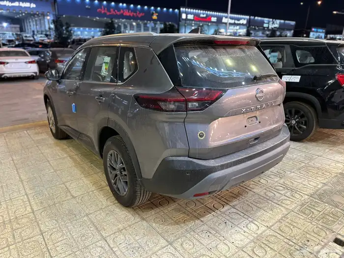 نيسان اكس تريل 2025 3