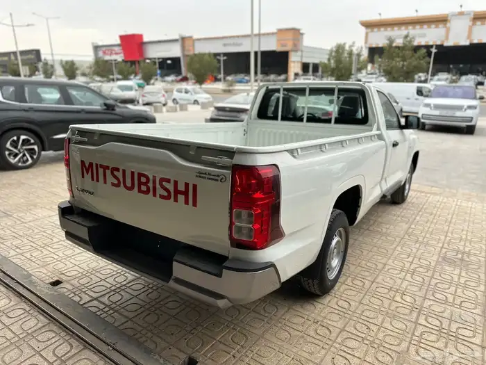 ميتسوبيشي L200 غمارة ديزل 2024 5